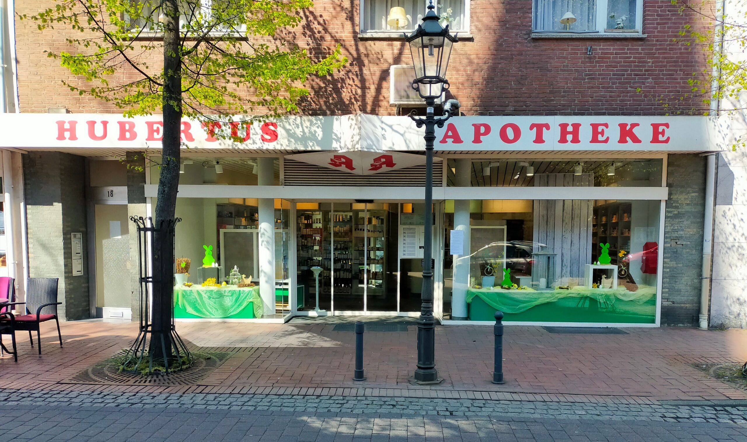 Hubertus Apotheke außen